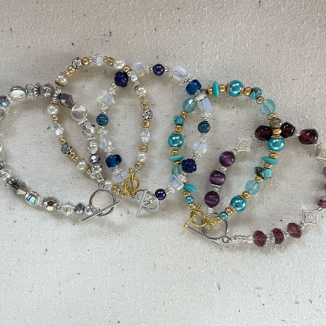 Make a Beaded Bracelet in 75 minutes 1 Claire Bentley Creative